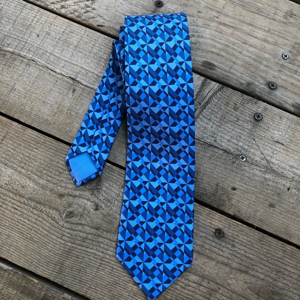 AUTHENTIC HERMES PARIS TIE